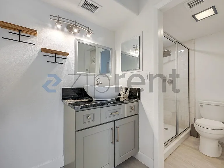 232 Palm Dr #6 — Photo 18
