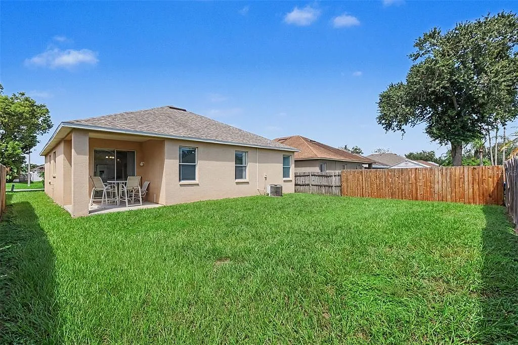 3 bed, 2.0 bath, 1610 sqft, $2,100 — Photo 4