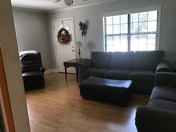 5th image of 520 Hardwich St