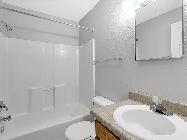 515 & 516 Maple St — Photo 14