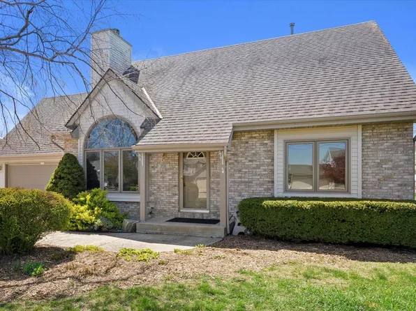 2521 East Forest Hill AVENUE, Oak Creek, WI 53154