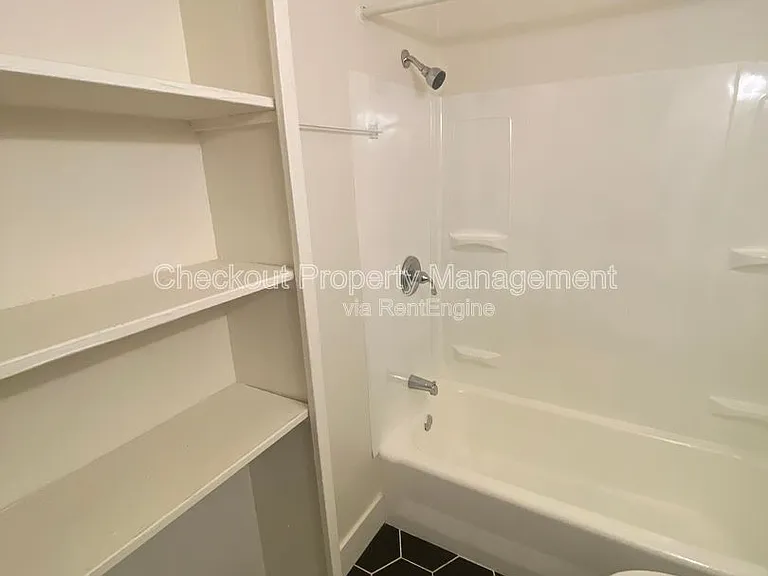 120 Bellerive Blvd — Photo 7