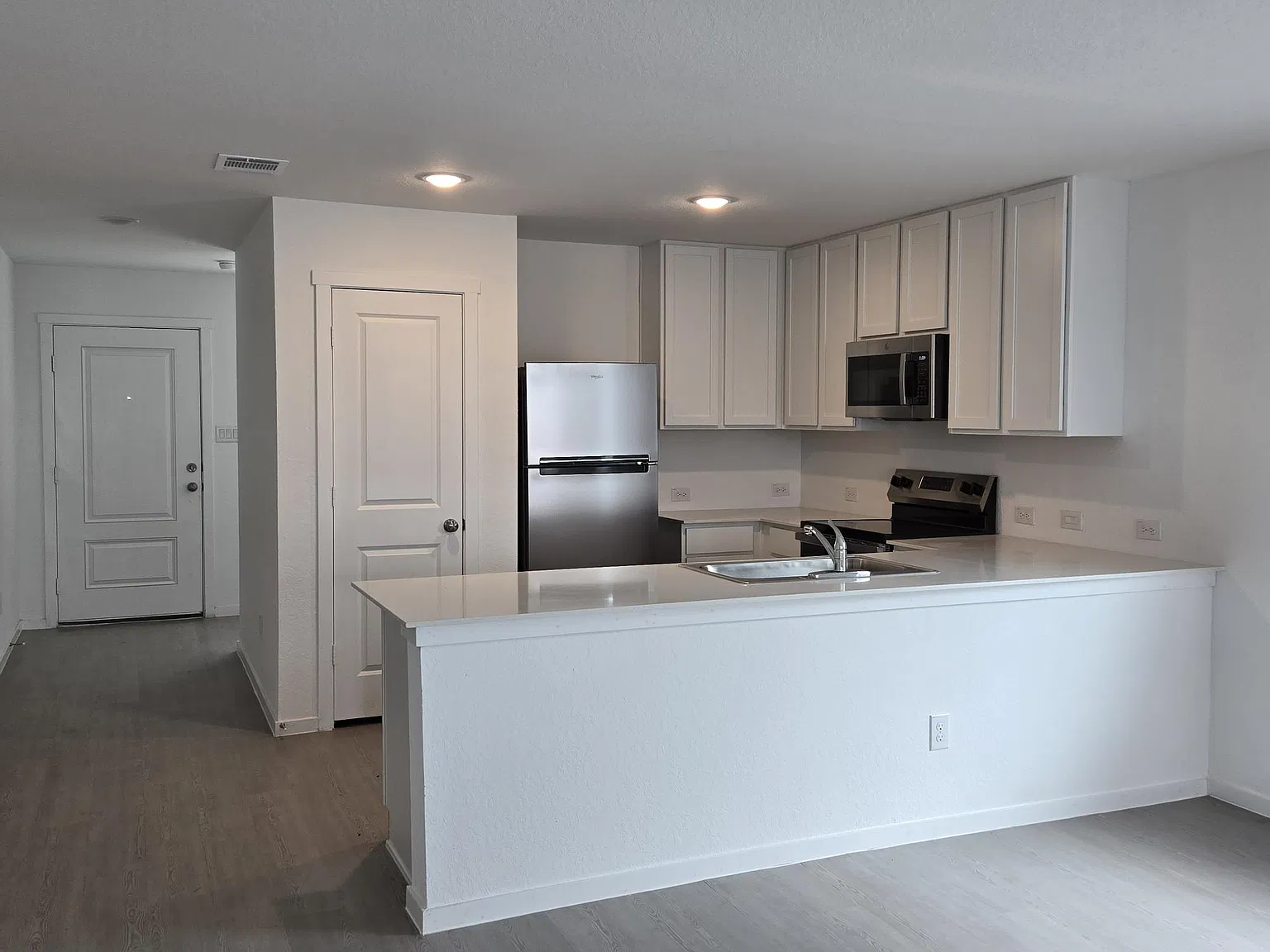 4 bed, 1885 sqft, $1,775 — Photo 3