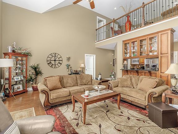 3rd image of 117 Lochmere Dr