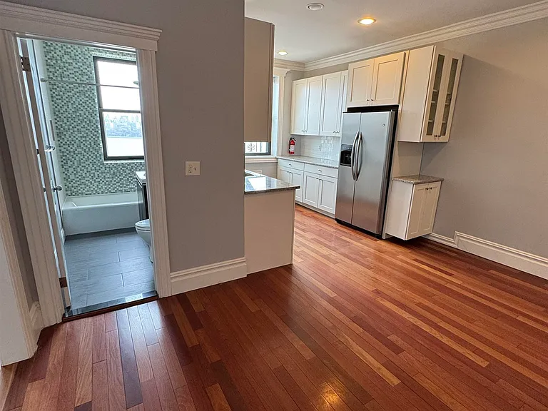 7435 Boulevard East #33 — Photo 11
