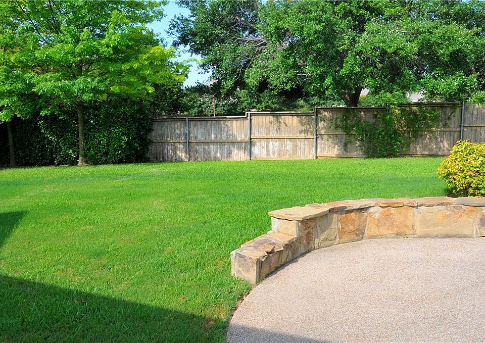 2nd image of 901 Midland Creek Dr