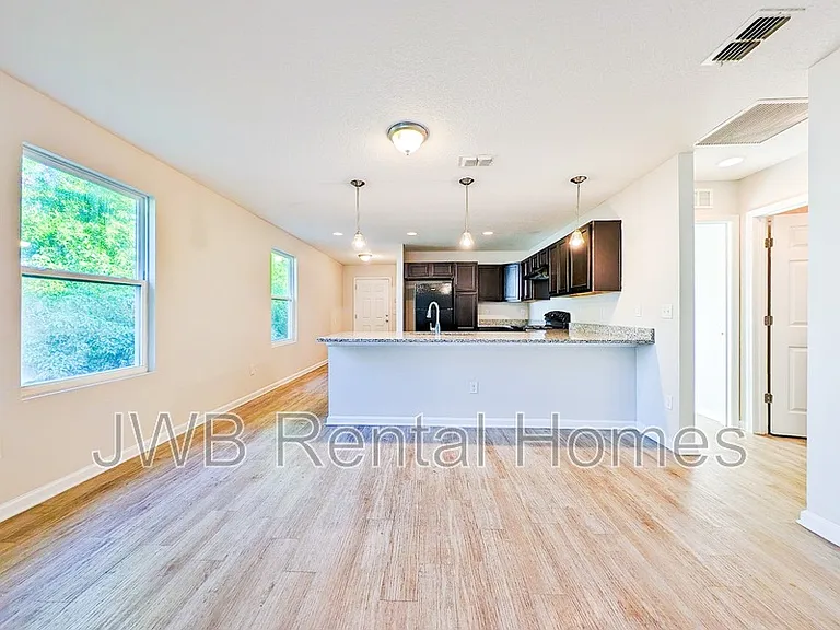 7028 Wilson Blvd — Photo 4