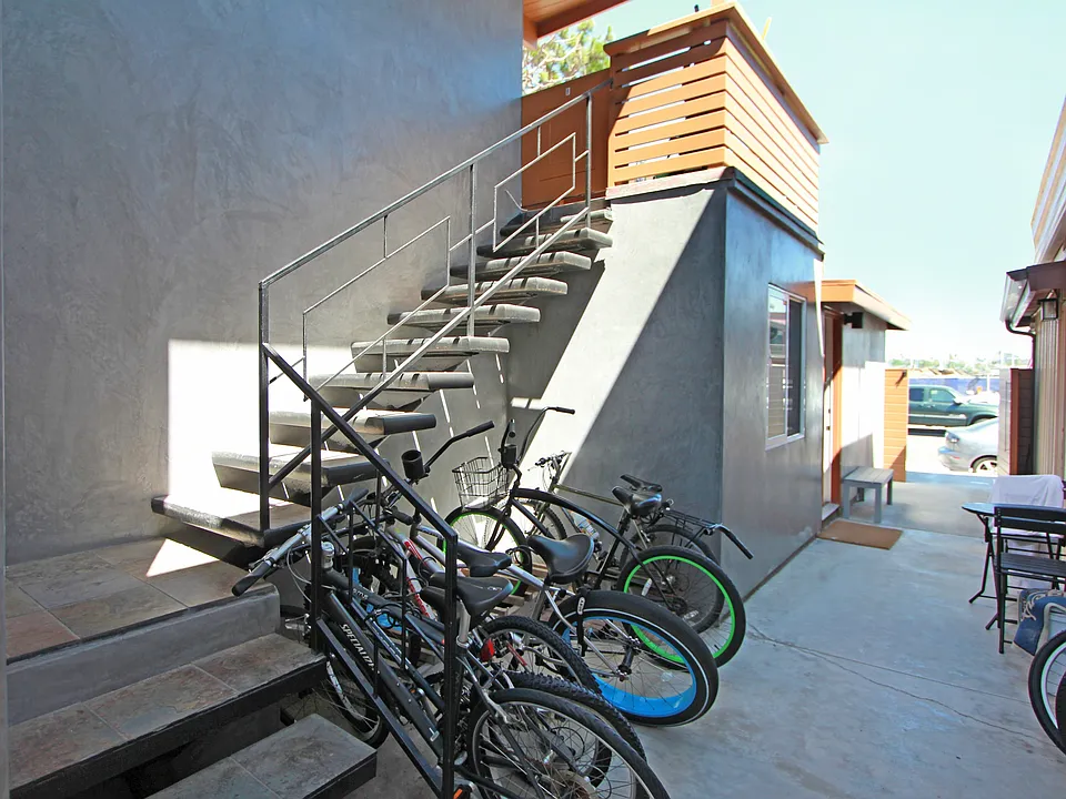 Shared bike rack