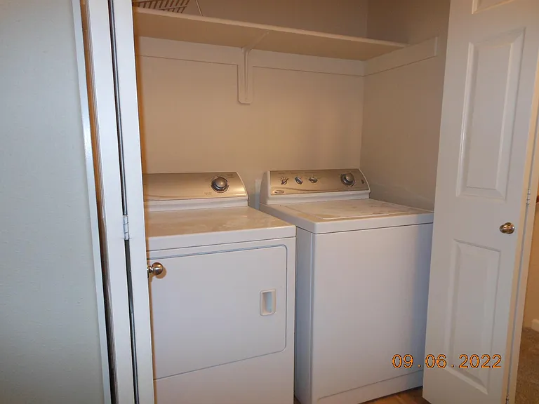 400 Walnut Way — Photo 11
