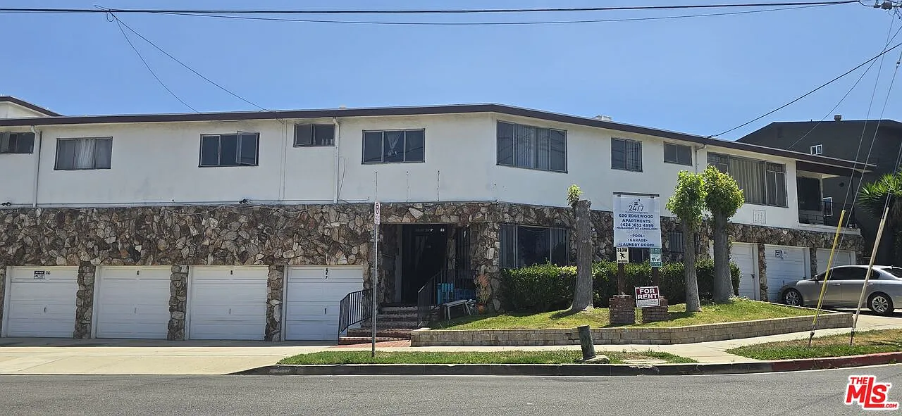 1 bed, 1.0 bath, 10880 sqft, $1,700 — Photo 1