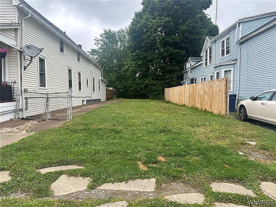 1st image of 183 Fox St #33
