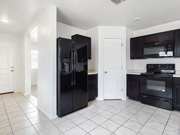 8562 S 253rd Ave — Photo 5
