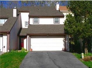 190 Country Club Dr, Florida, NY 10921
