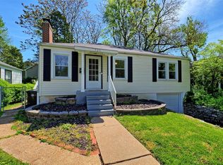 920 N Geyer Rd, Saint Louis, MO 63122