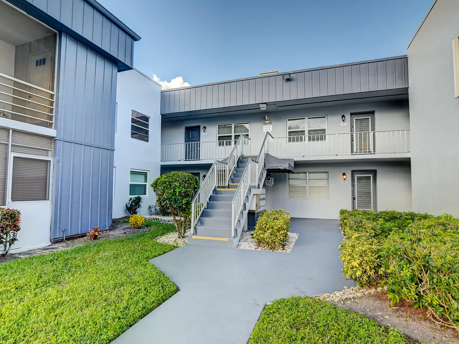 1 bed, 1.5 bath, 760 sqft, $1,800 — Photo 2