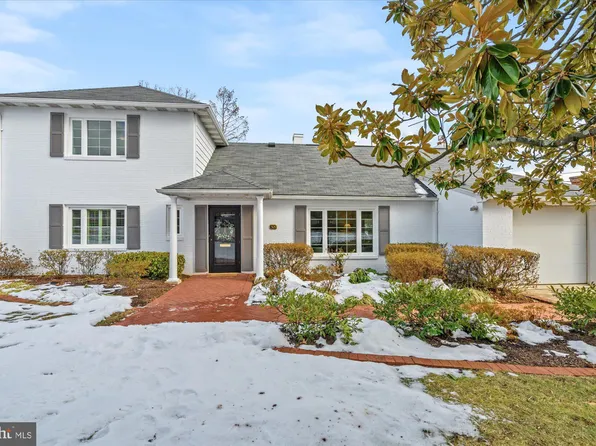 309 Crown View Dr, Alexandria, VA 22314