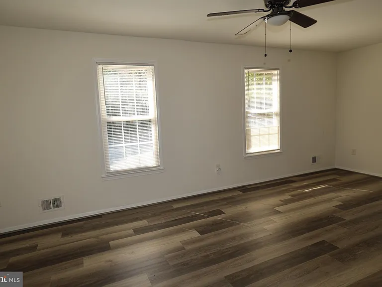 2400 Ansdel Ct — Photo 8