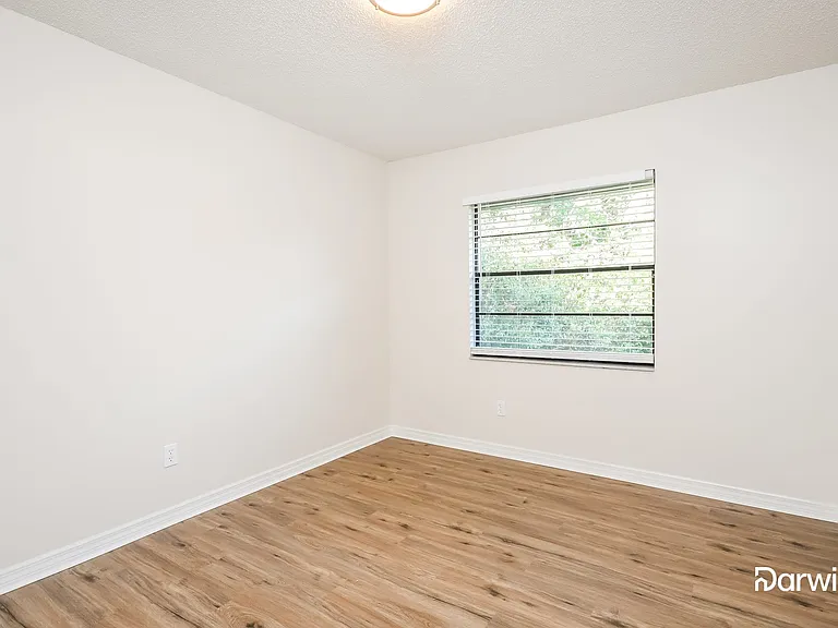 399 Eagle Cir — Photo 10