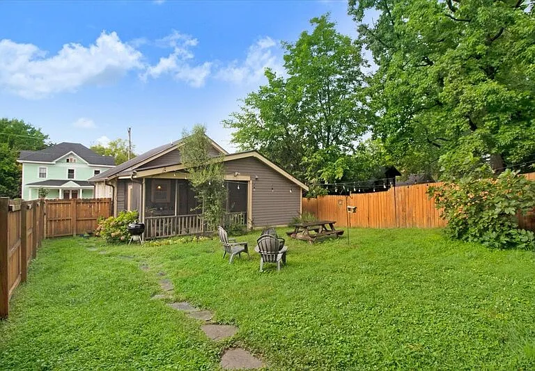 510 Carlton Ave — Photo 17
