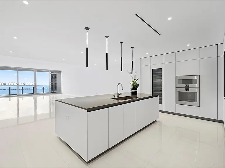 300 Biscayne Boulevard Way #3404C — Photo 1