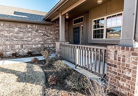 2nd image of 424 Parsons Dr