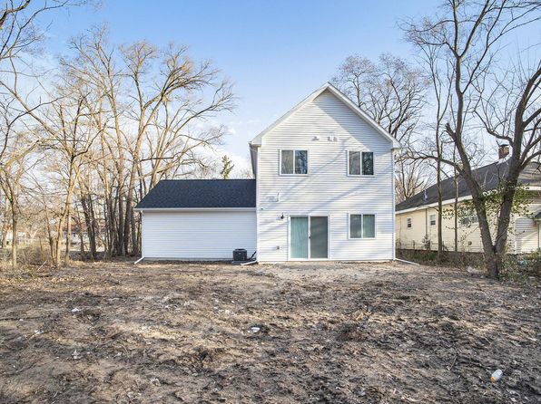 201 Creek Pointe Cir, Durand, MI 48429
