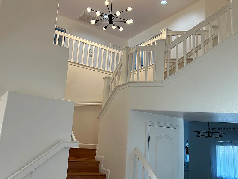 107 N Helm Ave — Photo 7