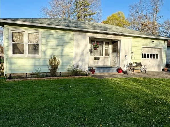 271 Roncroff Dr, North Tonawanda, NY 14120
