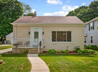166 N 91st Pl, Milwaukee, WI 53226
