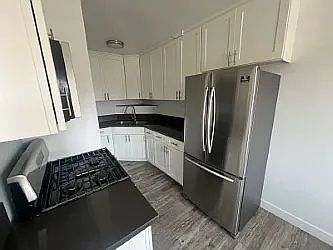 5th image of 6215 Cedar St #B