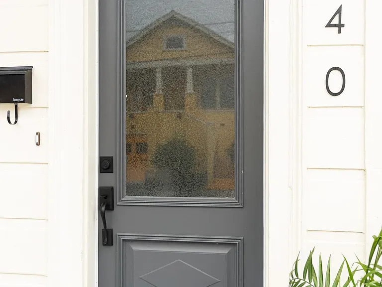 1040 Louisa St — Photo 13
