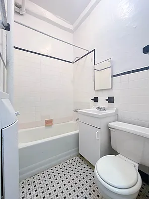 Rented by City Connections Realty | media 27