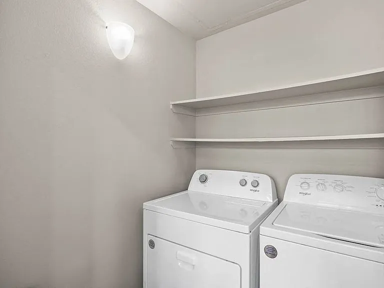 Waters Edge Apartments in Georgetown, TX