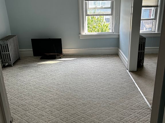 2nd image of 16 Agnes St #3