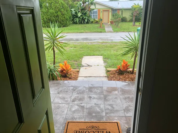 302 6th St S, Jacksonville Beach, FL 32250