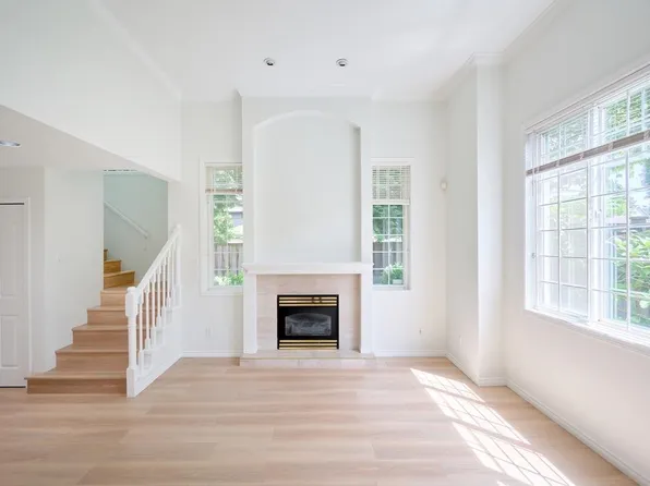 9591 No 3 Rd #9, Richmond, BC V7A 1W2