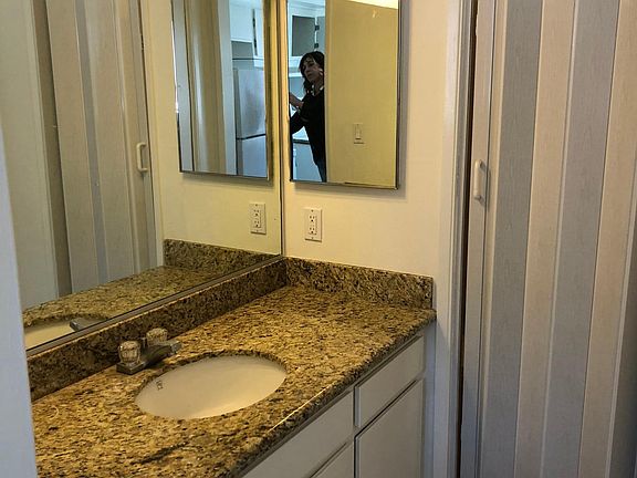 4th image of 1621 Federal Ave APT 6