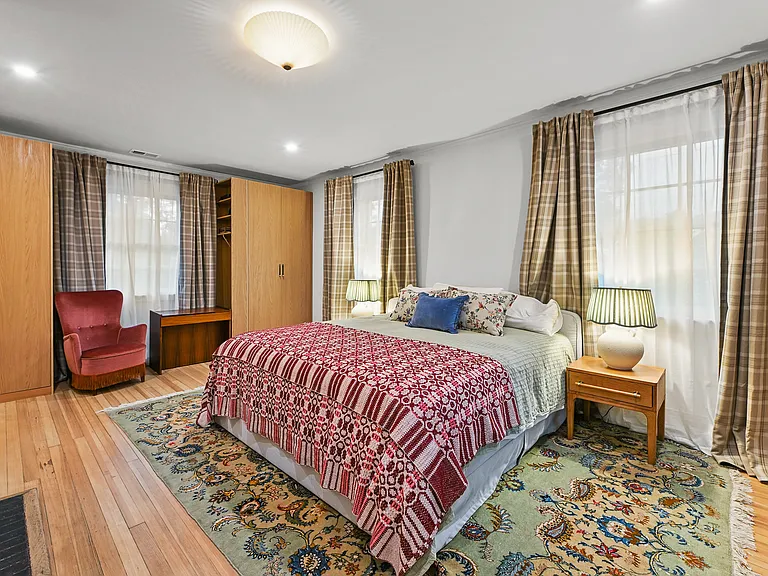 11 Maple Ave — Photo 32