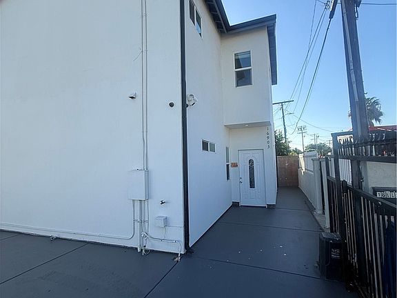 4th image of 16901 Covello St