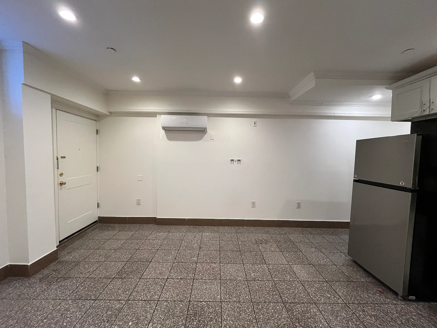 2 bed, 900 sqft, $2,000 — Photo 4