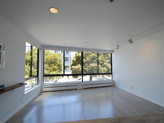 3rd image of 455 Vallejo St APT 209