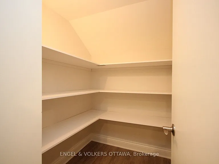 2073 Alton St #B — Photo 9