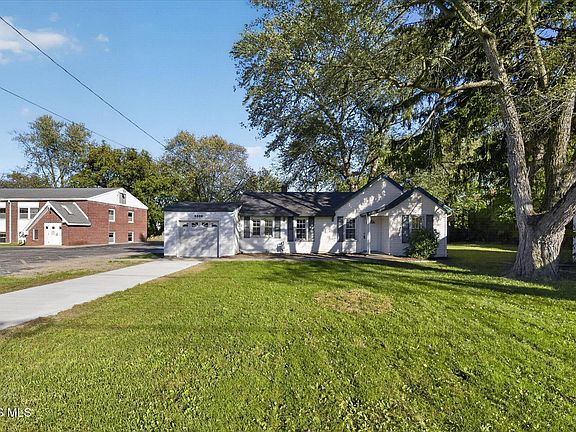 3rd image of 5860 Secor Rd
