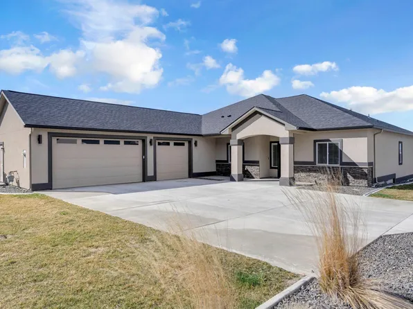 6749 Caspian Pl, West Richland, WA 99353