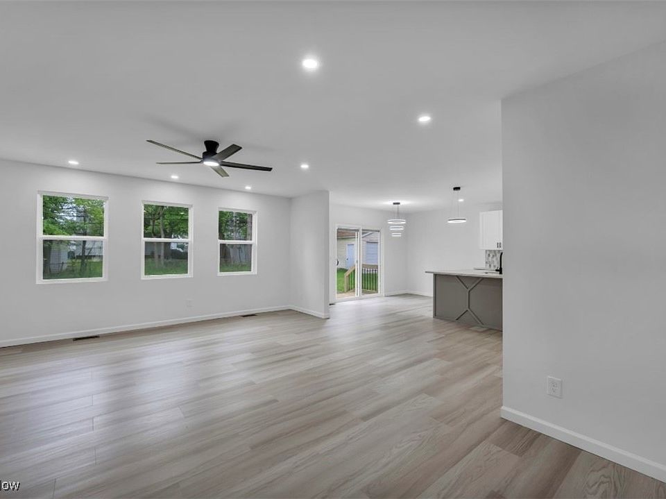 5177 Clement St, Maple Heights, OH 44137 | Zillow