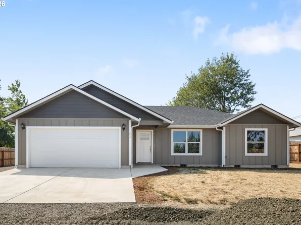 754 SE Hall St, Winston, OR 97496