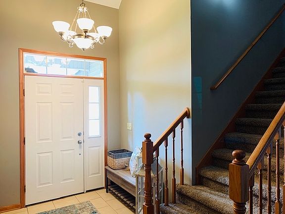 3rd image of 251 Highpoint Cir N