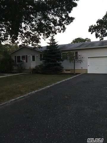 1st image of 41 Thornwood Dr