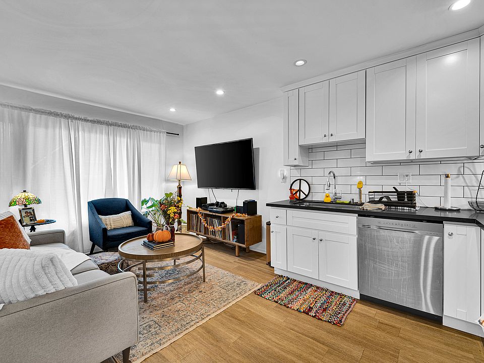 1st image of 925 W 30th St APT 9