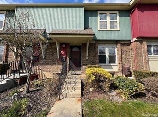 342 Hartman Ln, Saline, MI 48176